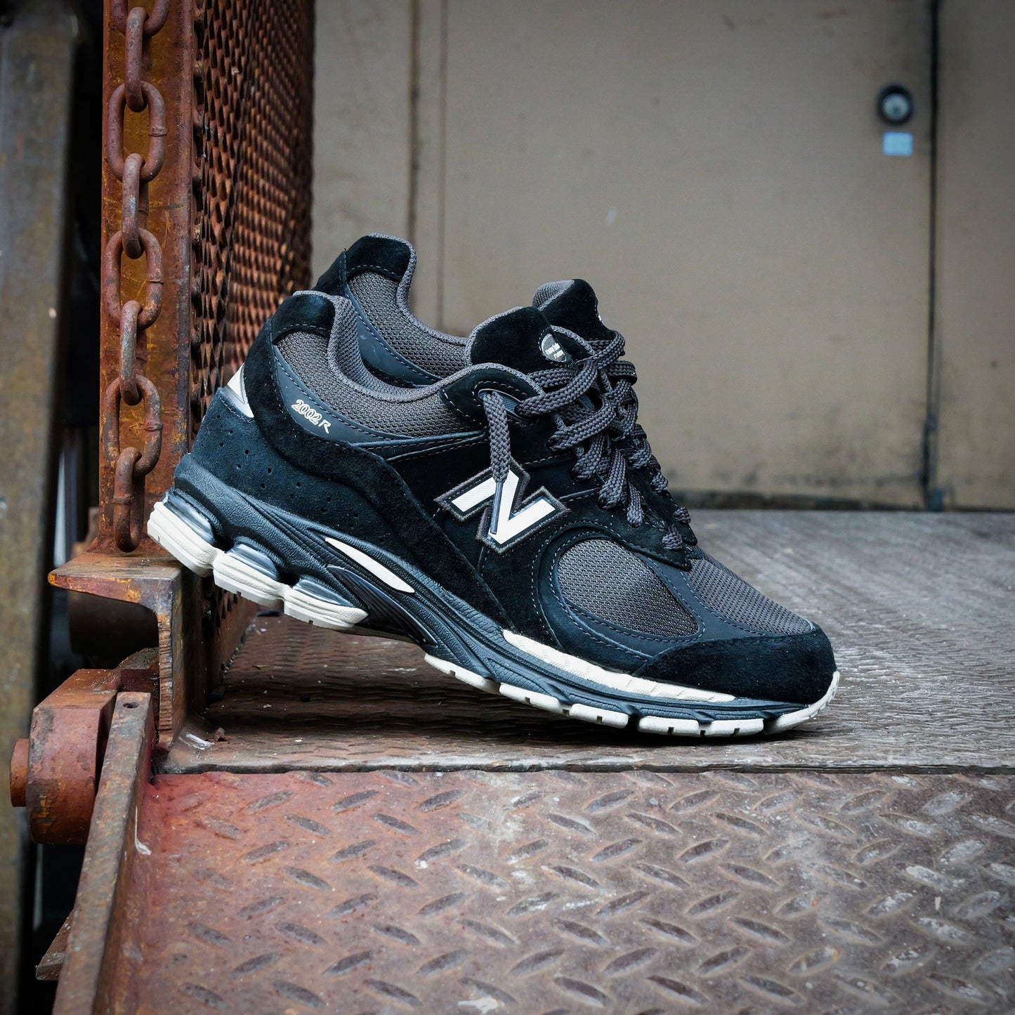 Mens New Balance 2002R (Black/Off White) - U2002RL