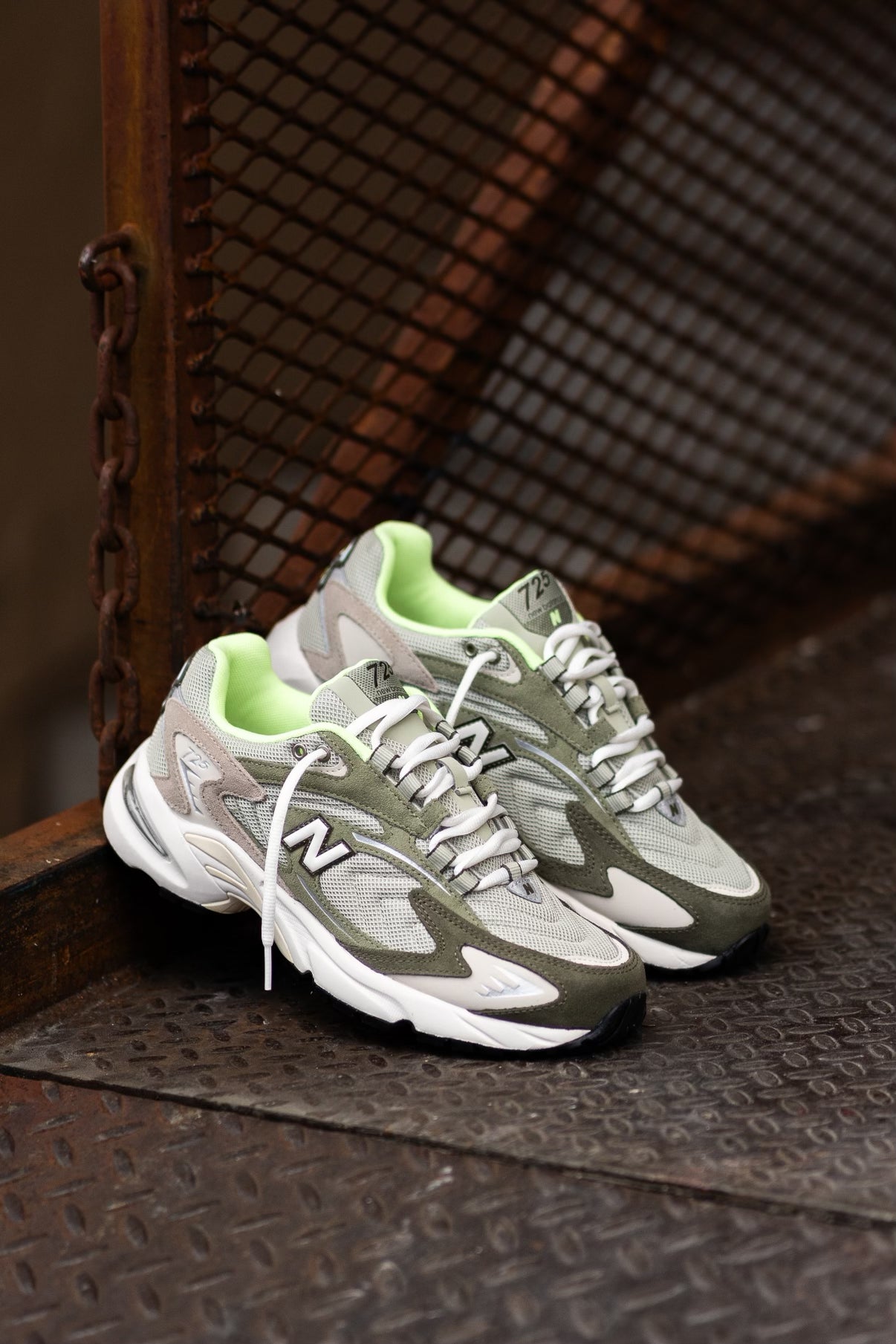 Men's New Balance 725V1 (Olivine) ML725UE