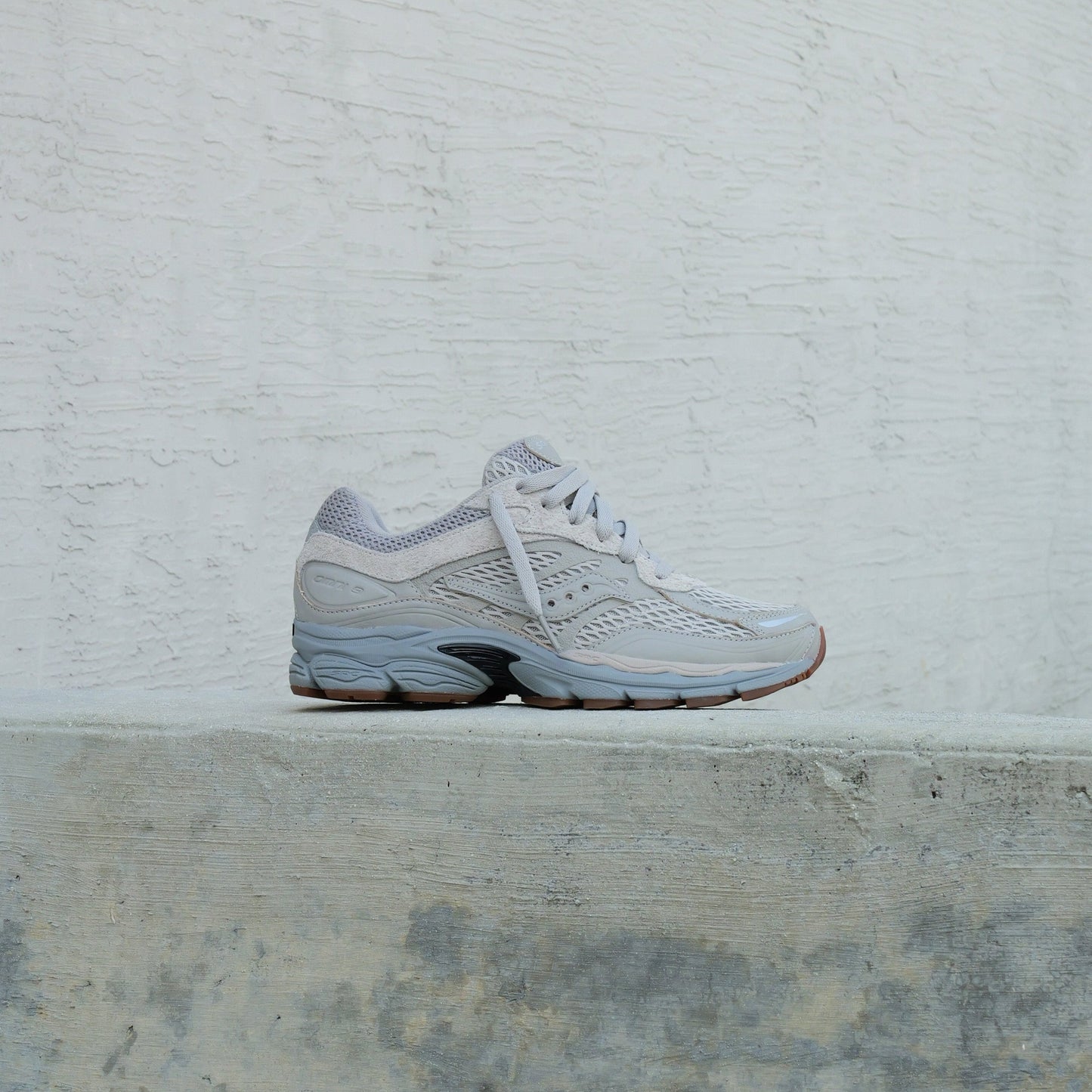 Mens Saucony ProGrid Omni 9 (Crafted Grey)