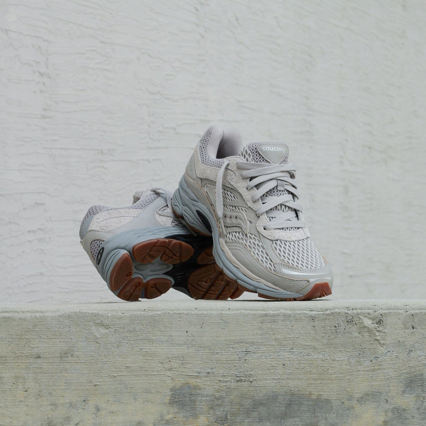 Mens Saucony ProGrid Omni 9 (Crafted Grey)