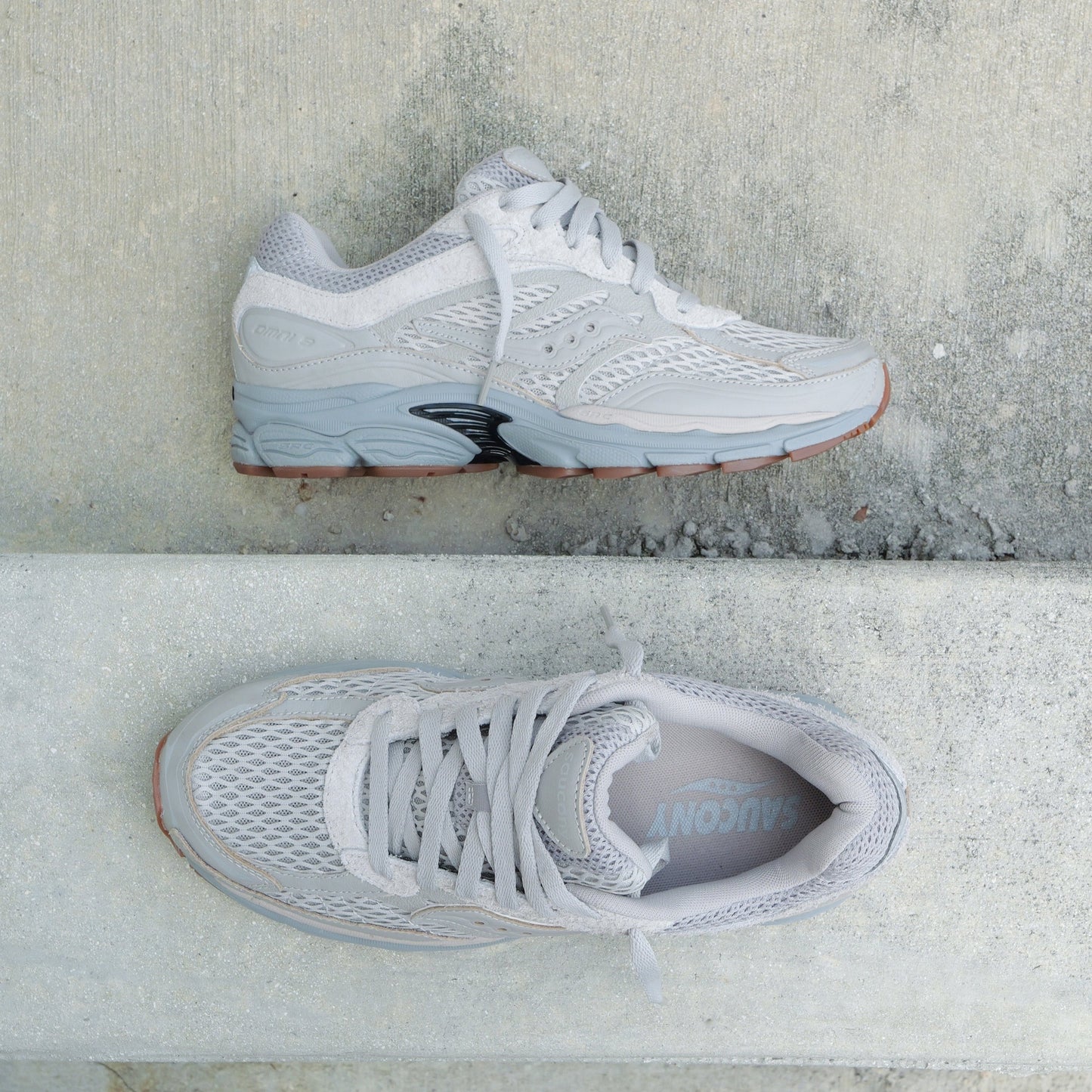 Mens Saucony ProGrid Omni 9 (Crafted Grey)
