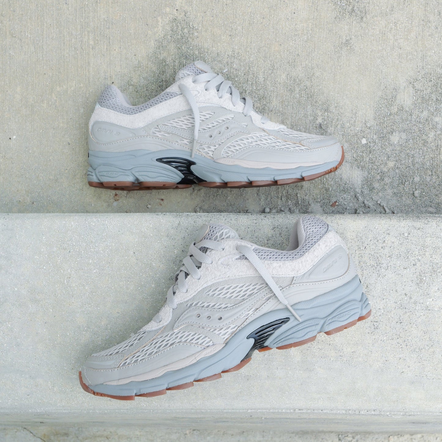 Mens Saucony ProGrid Omni 9 (Crafted Grey)