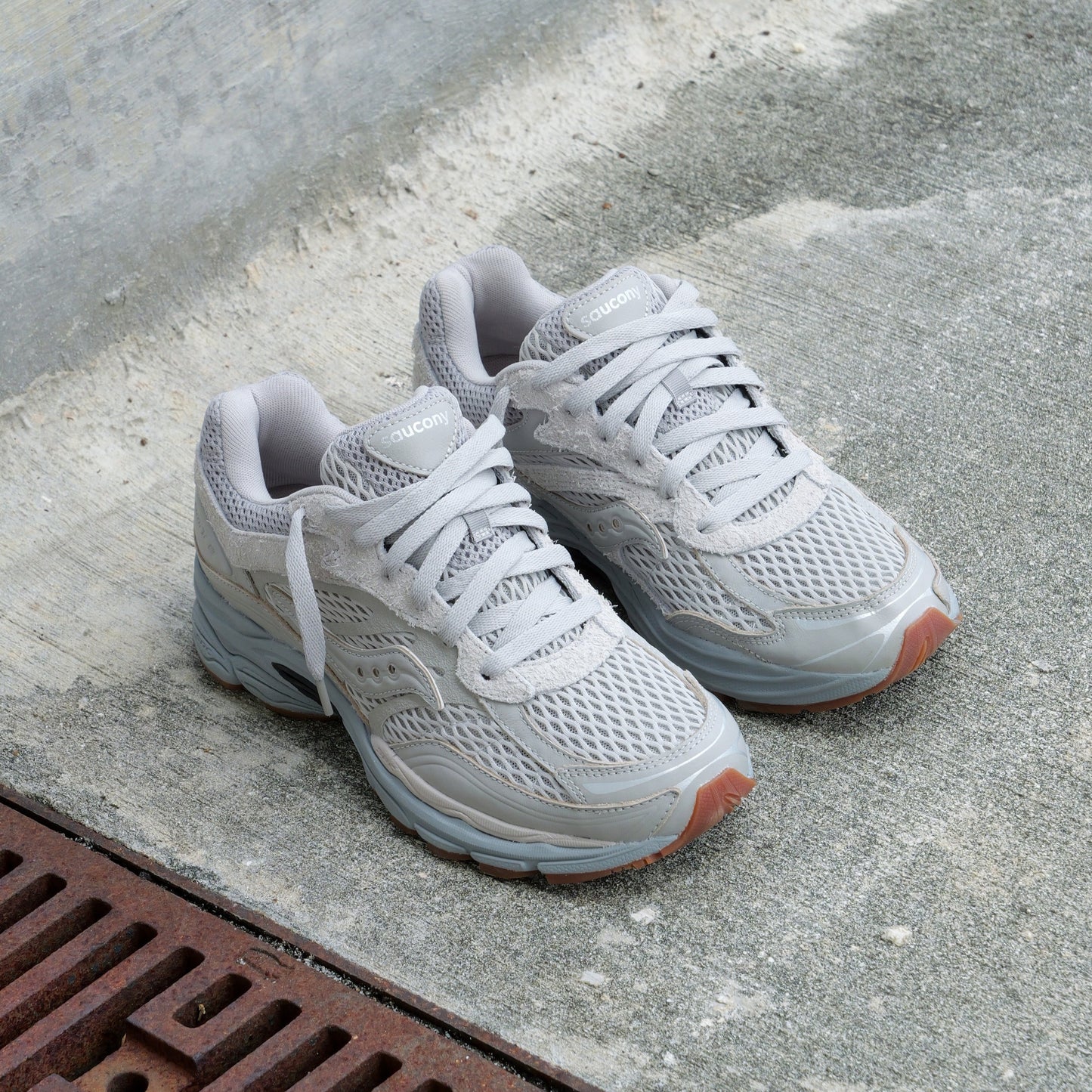Mens Saucony ProGrid Omni 9 (Crafted Grey)
