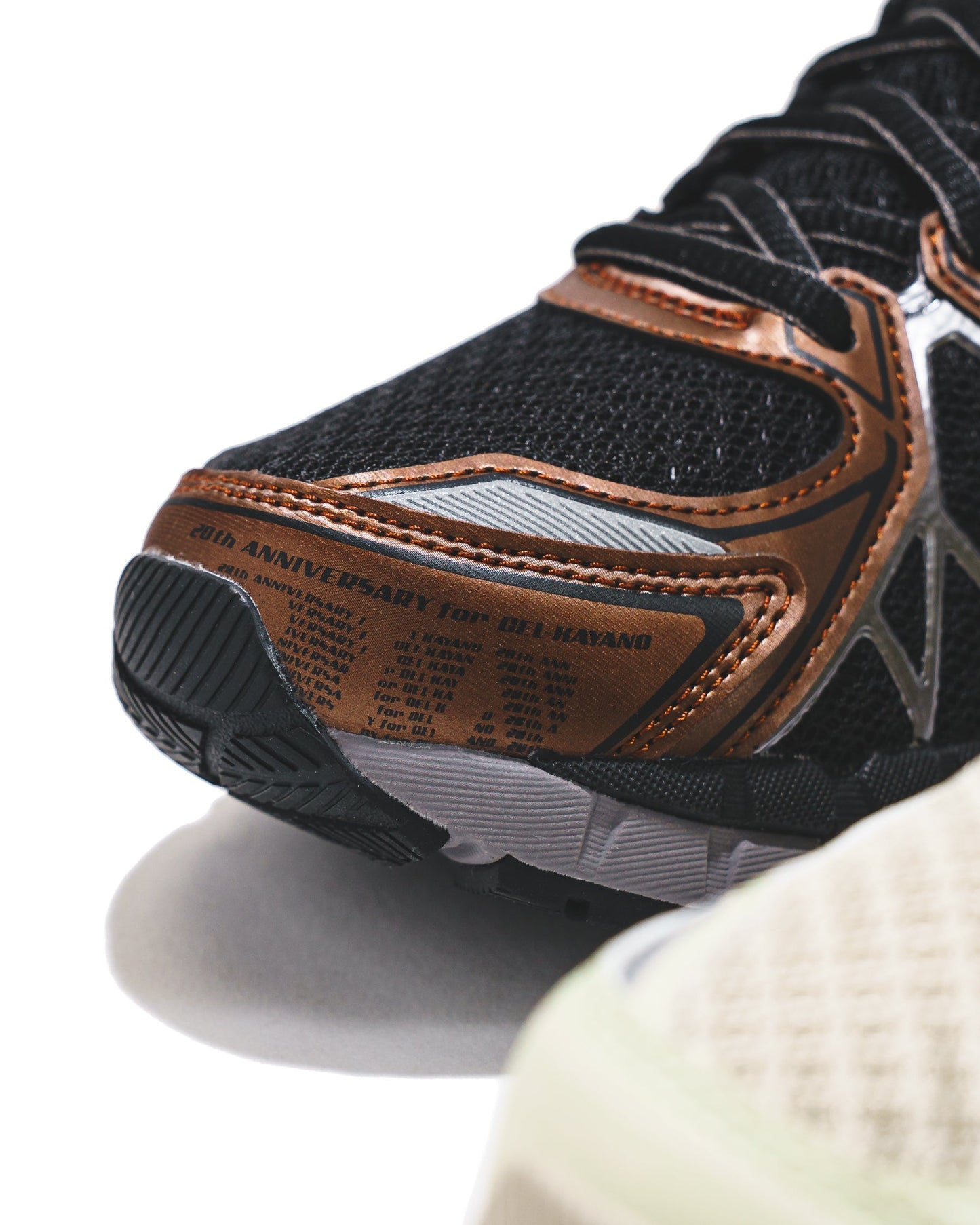 Asics Men Gel-Kayano 20 Black Reddish Brown 1203A388-002