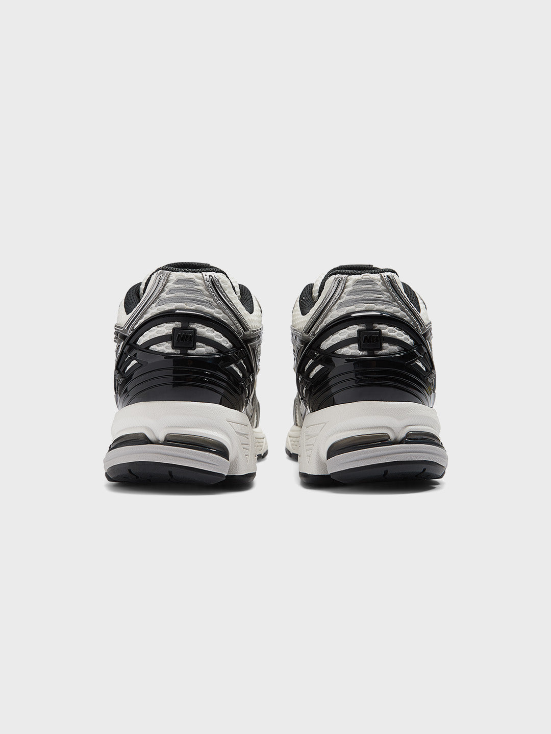 New Balance 1906 Sneakers | Silver Metallic/Black