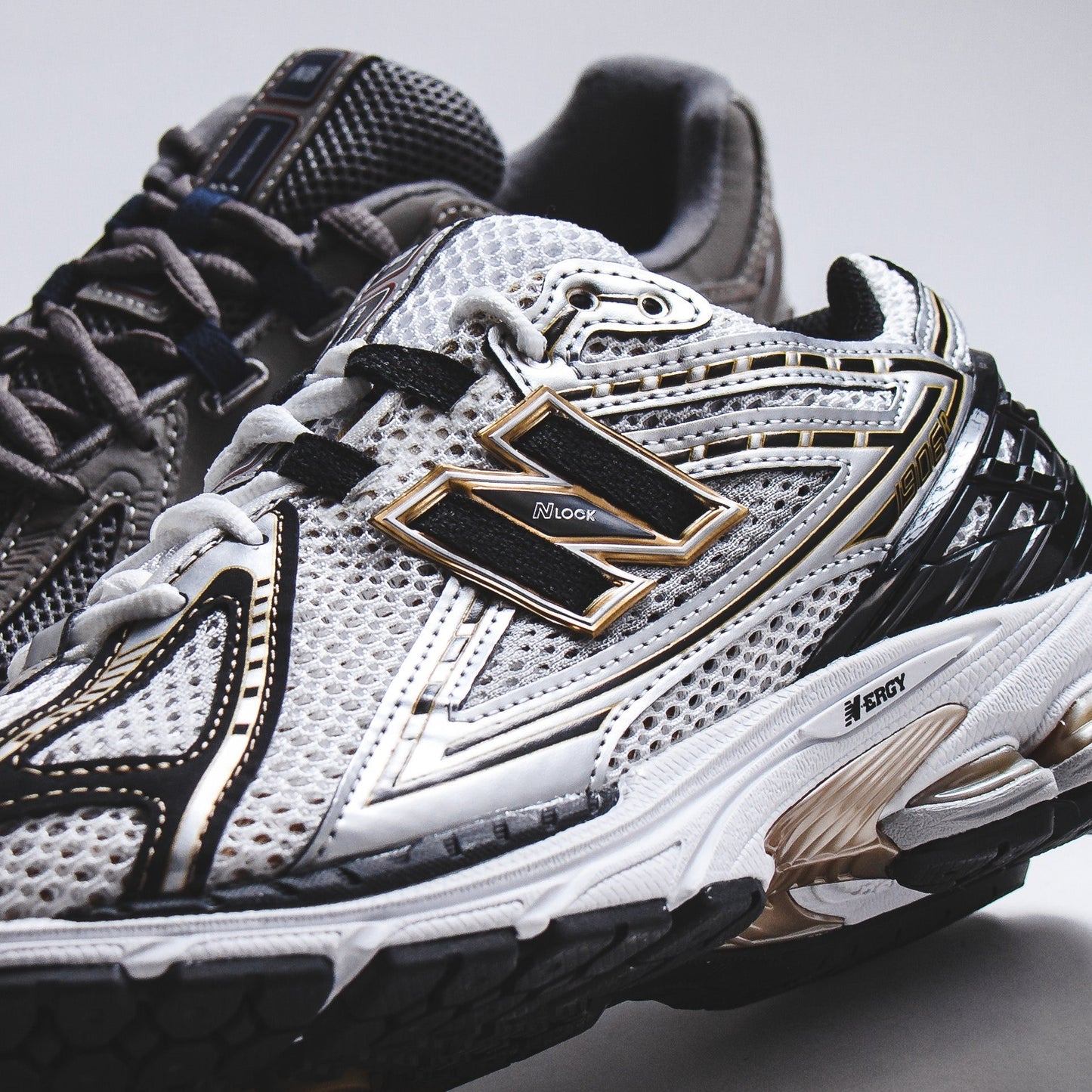 New Balance Men 1906R Metallic Silver Core M1906RA