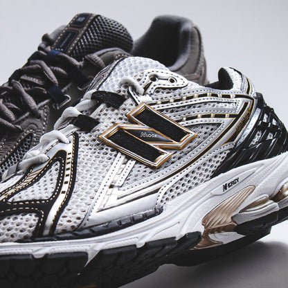 New Balance Men 1906R Metallic Silver Core M1906RA