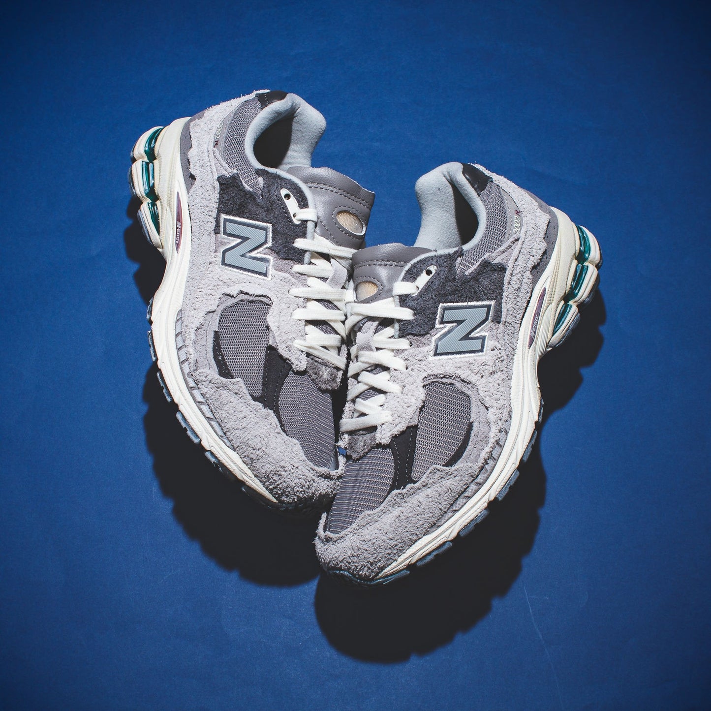 New Balance Men 2002R Rain Cloud M2002RDA