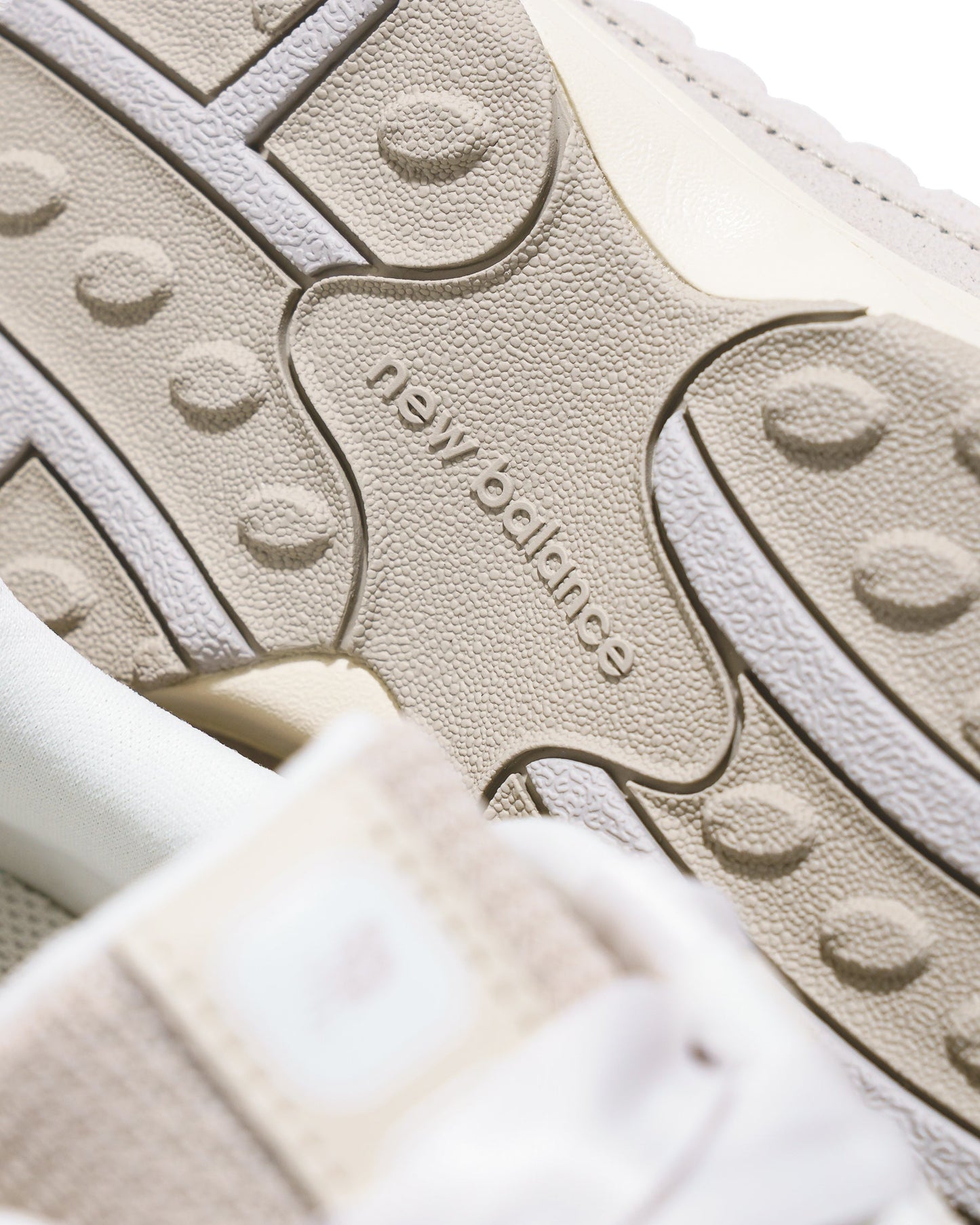 New Balance Unisex 204L Sea Salt Linen U204L2SZ