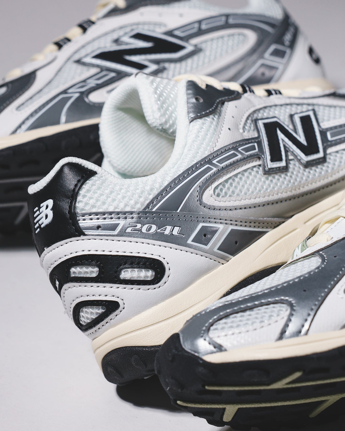 New Balance Unisex 204L Silver Metallic Garter Snake U204LSWB