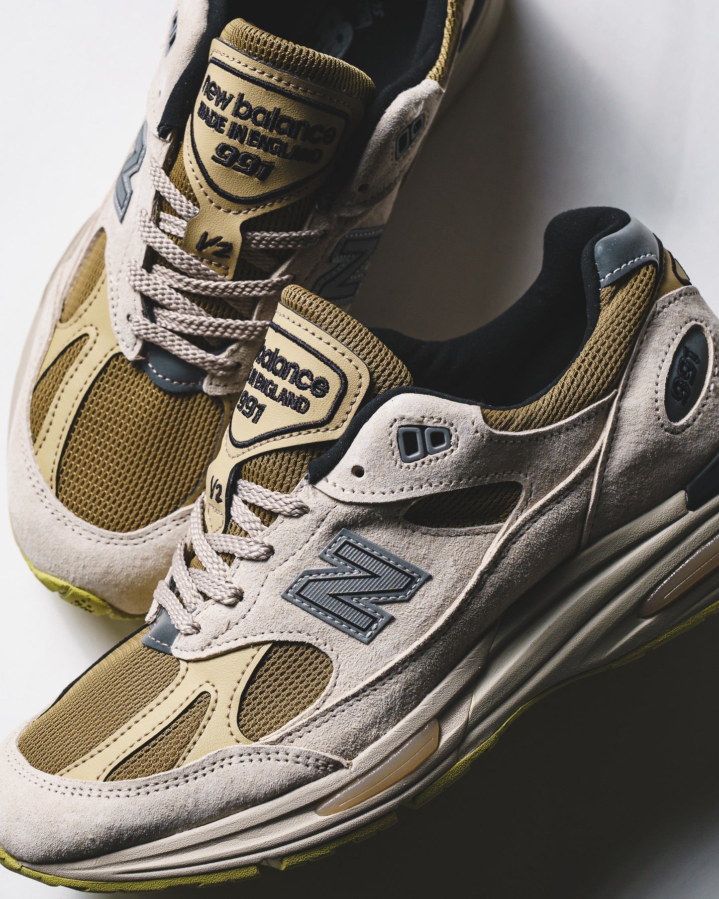 New Balance Unisex Made in UK 991v2 Neo Synthesis Silver Birch U991PW2