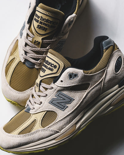 New Balance Unisex Made in UK 991v2 Neo Synthesis Silver Birch U991PW2