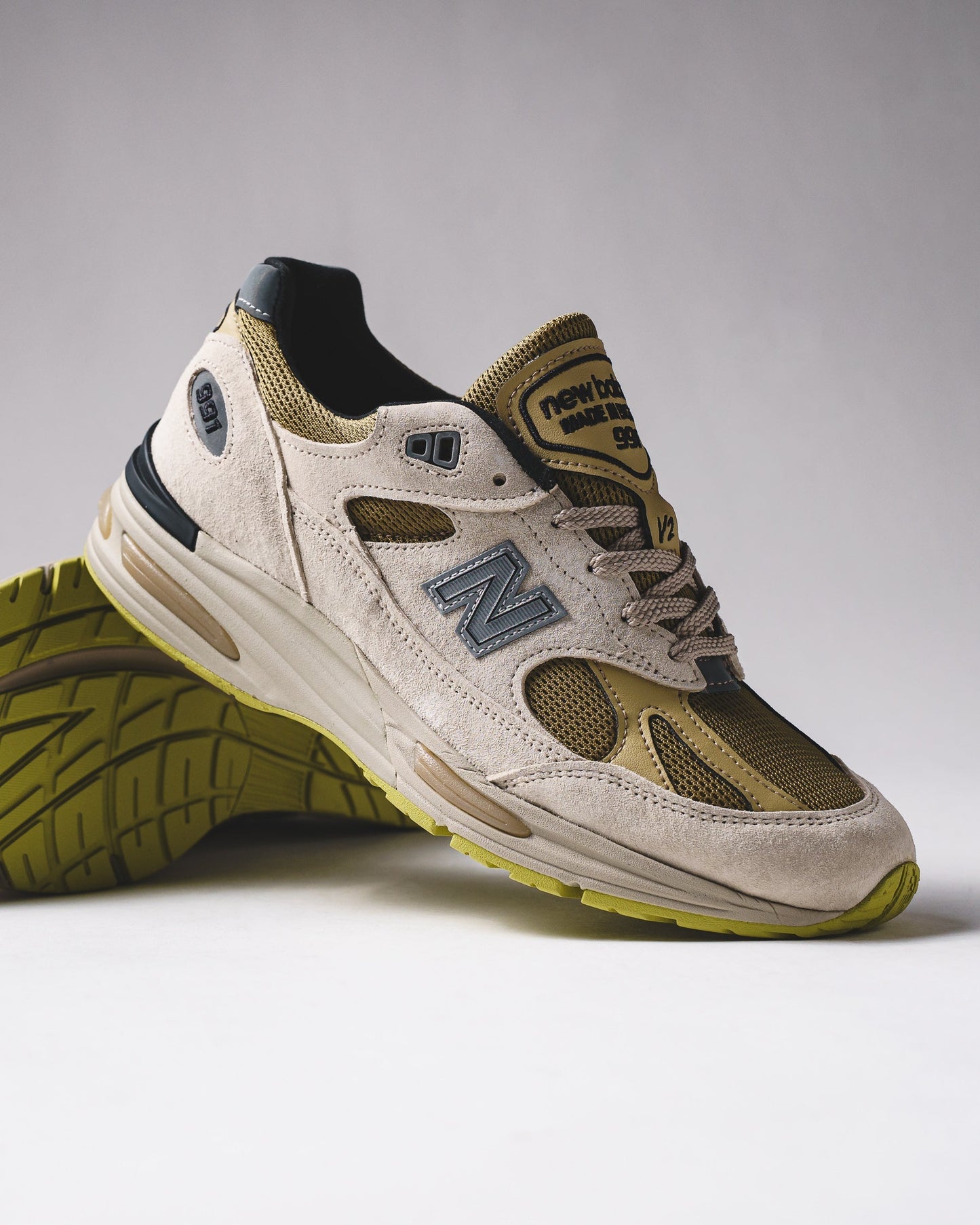 New Balance Unisex Made in UK 991v2 Neo Synthesis Silver Birch U991PW2