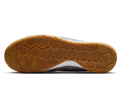 Nike Gato LV8 in Metallic Silver