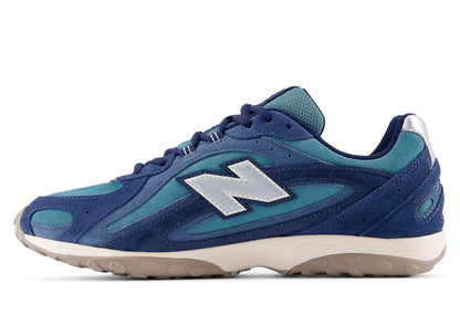 New Balance 204L U204L67Q in Navy / Salt Water