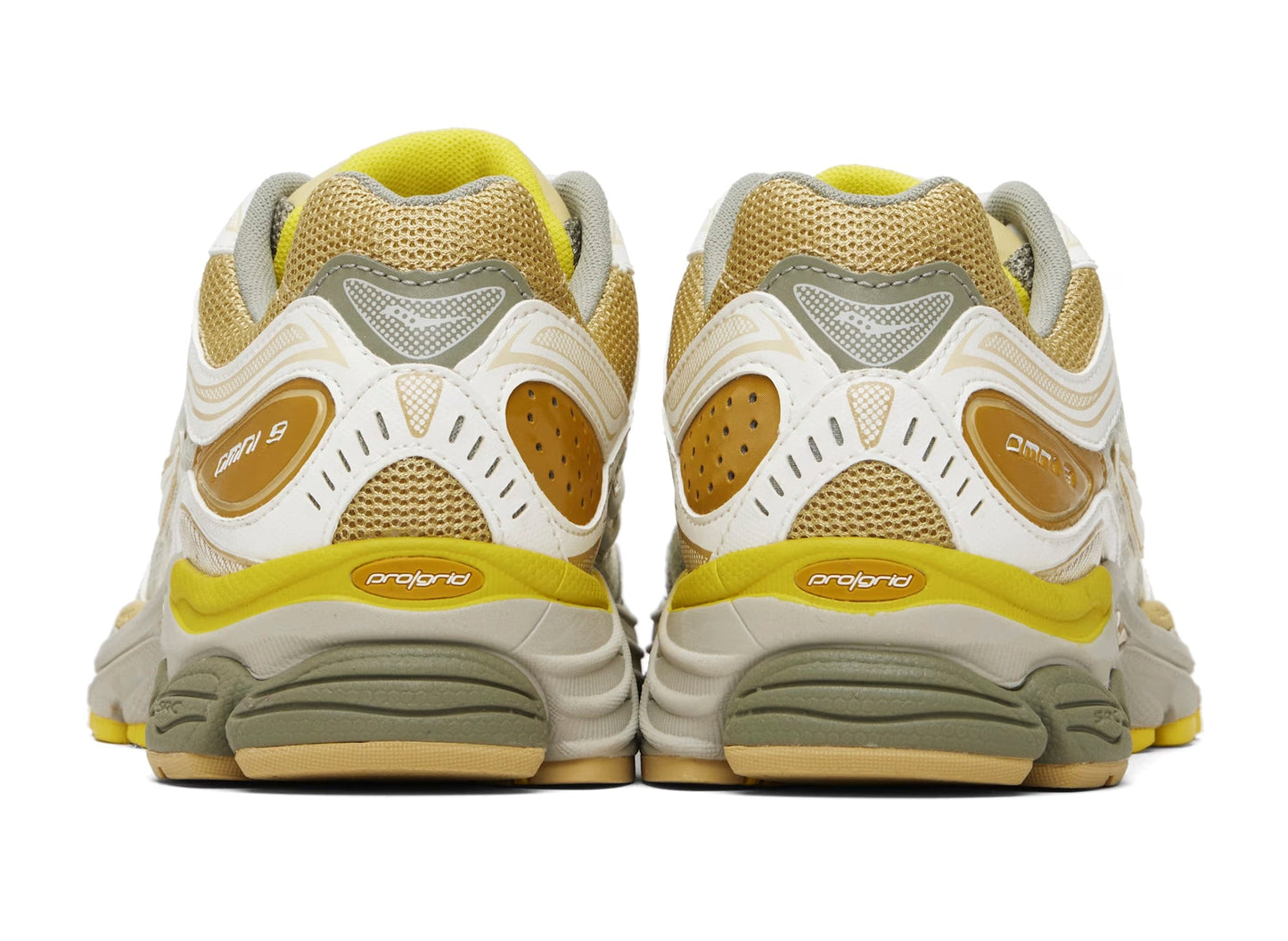 Saucony Progrid Omni 9 in Ivory / Moss