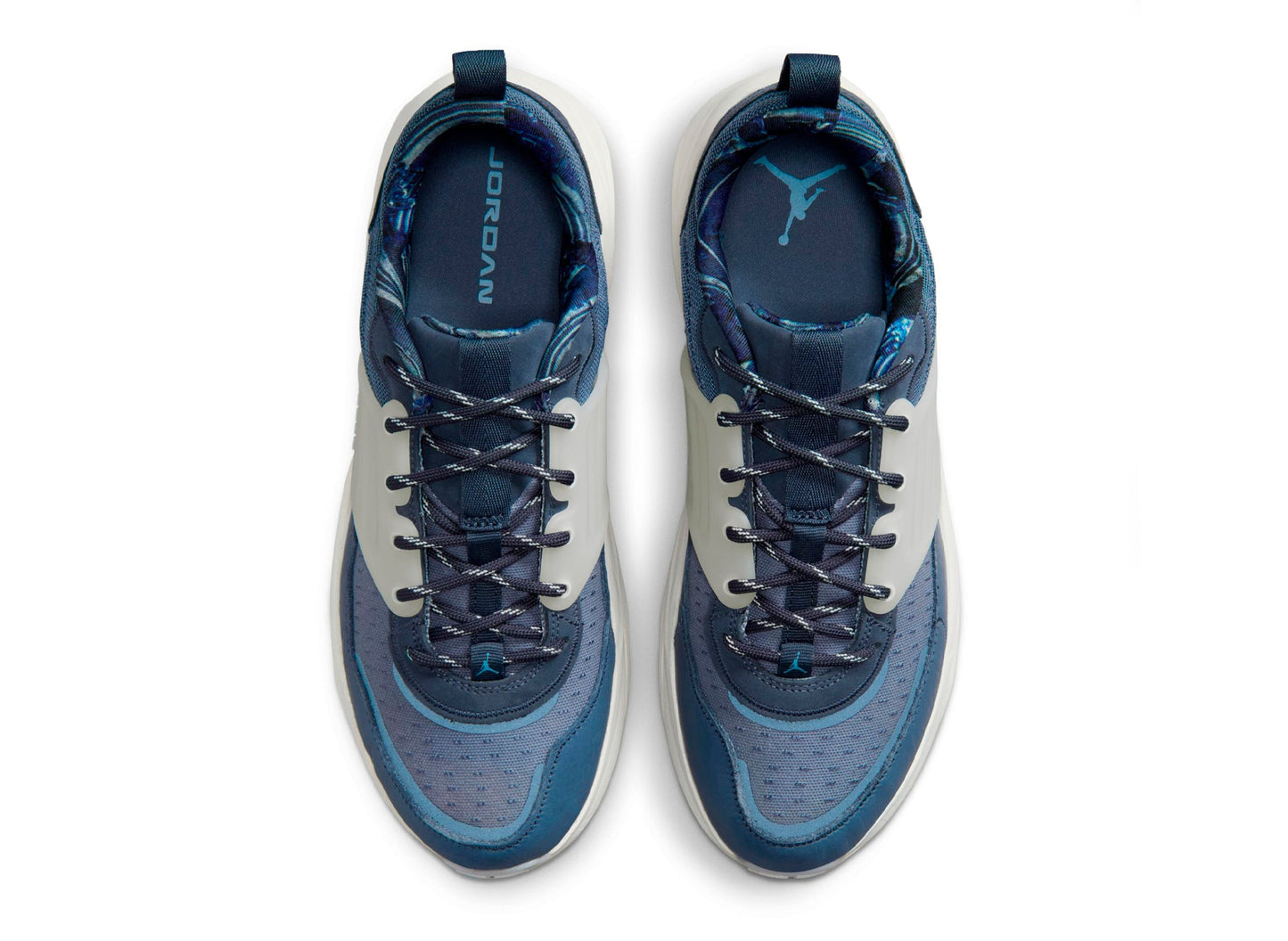 Jordan Trunner O/S in Diffused Blue / Pale Ivory