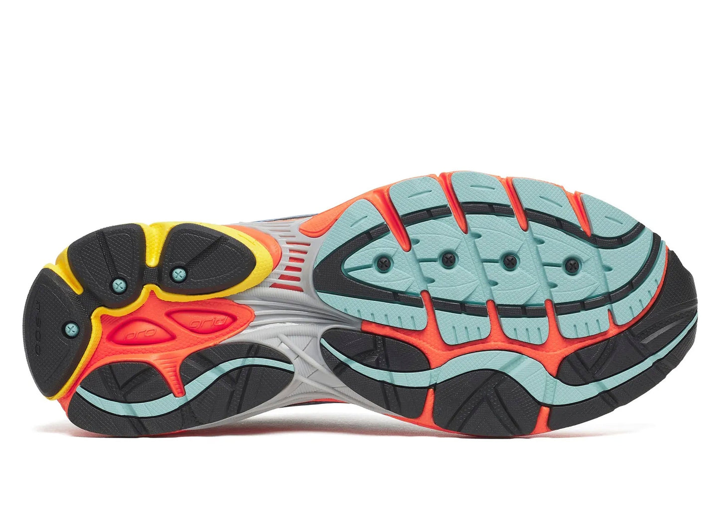 Saucony Progrid Omni 9 in White / Multi