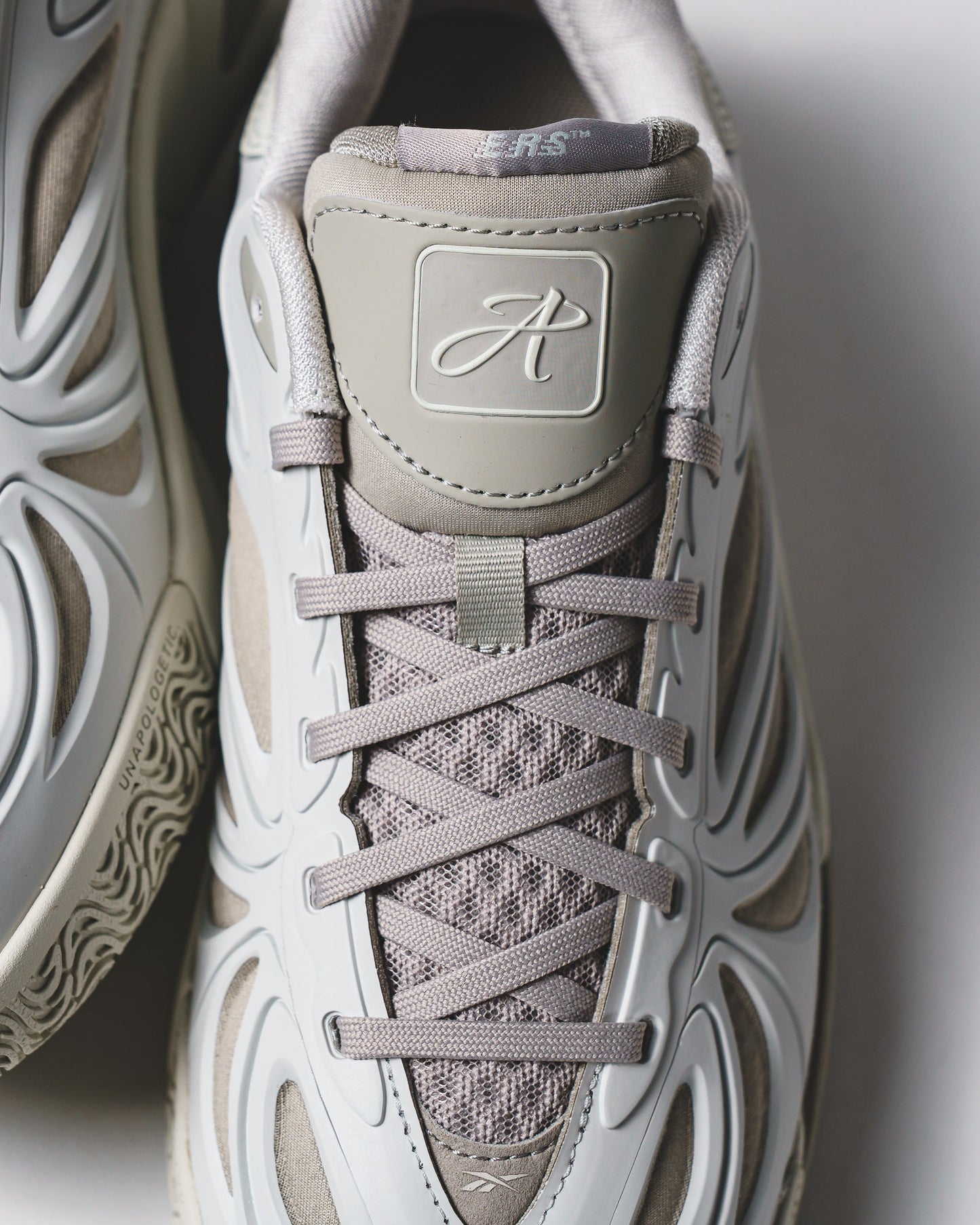 Reebok Basketball Unisex Angel Reese 1 Grey 100262831