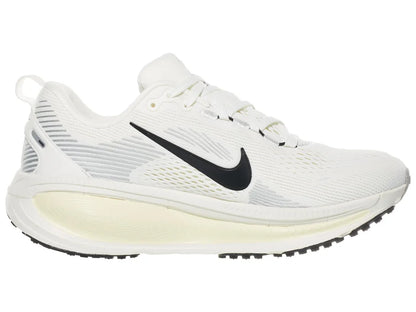 Nike | Vomero 18 | Women's | Summit White/Black/Coconut Milk